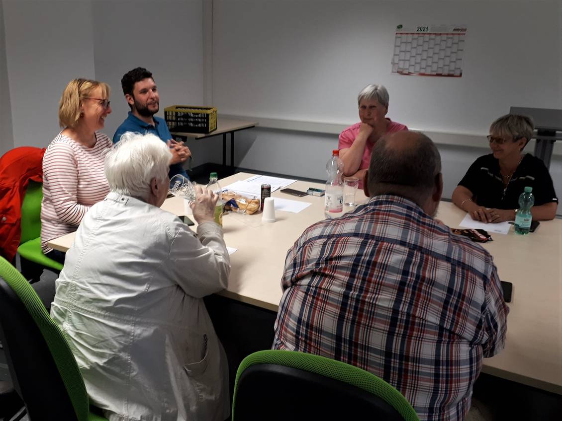 Das Foto zeigt eine Gruppe von Personen.